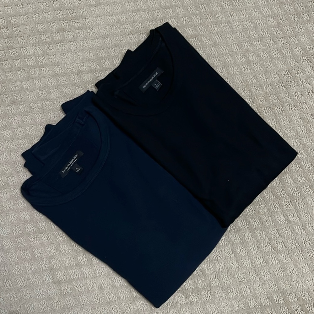 Two Mens Banana Republic Waffle Crewnecks - Size L